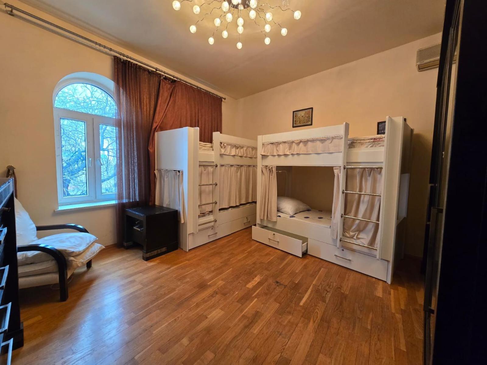 באקו Cafe Terrace Hostel מראה חיצוני תמונה
